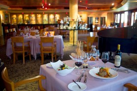 Villa la Estancia Beach Resort & Spa