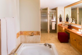 Villa la Estancia Beach Resort & Spa