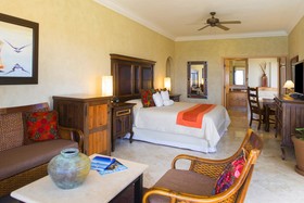 Villa la Estancia Beach Resort & Spa