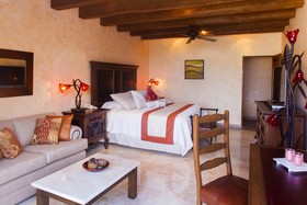 Villa la Estancia Beach Resort & Spa