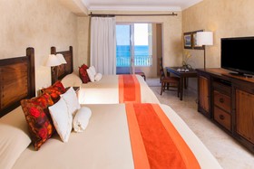 Villa la Estancia Beach Resort & Spa