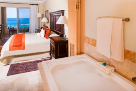 Villa la Estancia Beach Resort & Spa