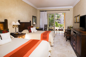 Villa la Estancia Beach Resort & Spa