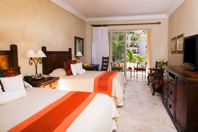 Villa la Estancia Beach Resort & Spa