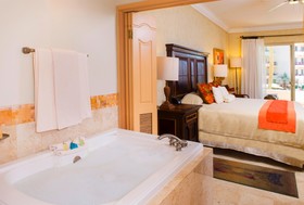 Villa la Estancia Beach Resort & Spa