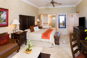 Villa la Estancia Beach Resort & Spa