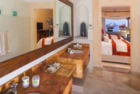 Villa la Estancia Beach Resort & Spa