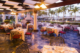 Villa la Estancia Beach Resort & Spa