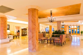 Villa la Estancia Beach Resort & Spa