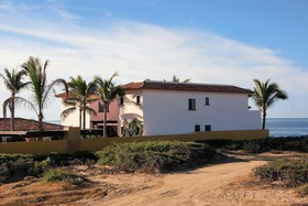 Cerritos Beach Inn