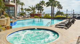 Hotel Coral & Marina