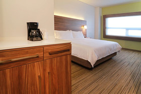 Holiday Inn Express & Suites Ensenada Centro
