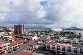 Holiday Inn Express & Suites Ensenada Centro