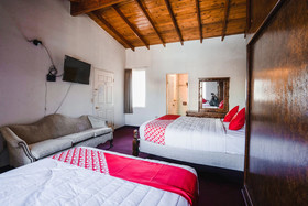 OYO Hotel CocoBeach, Ensenada