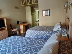 Villa Fontana Inn
