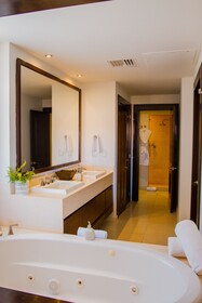 Puerta Cortes Residences