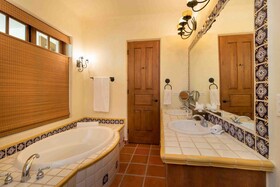 Casa De La Alegria 3BR by Casago