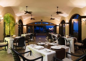 Villa del Palmar at the Islands of Loreto by Danzante Bay