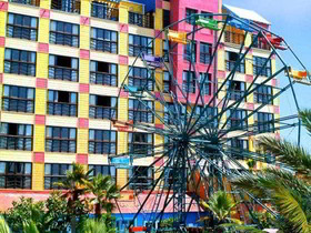 Festival Plaza