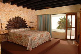 Las Rocas Resort & Spa