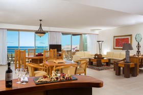 GR Solaris Lighthouse Los Cabos