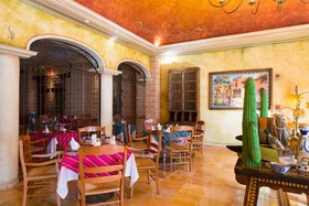 GR Solaris Lighthouse Los Cabos