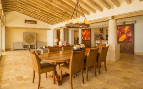 Casa Piedra Blanca