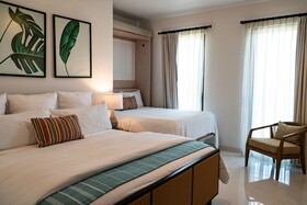 Flamboyan Hotel & Residences