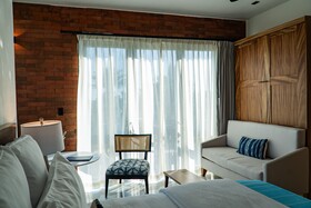 Flamboyan Hotel & Residences