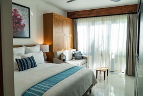 Flamboyan Hotel & Residences