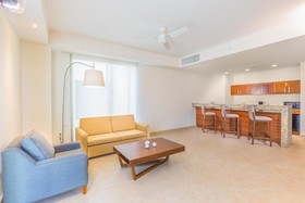 Hampton Inn & Suites by Hilton Los Cabos