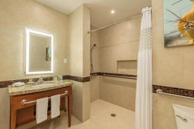 Hampton Inn & Suites by Hilton Los Cabos