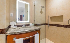 Hampton Inn & Suites by Hilton Los Cabos