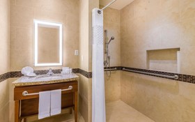 Hampton Inn & Suites by Hilton Los Cabos