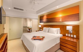 Hampton Inn & Suites by Hilton Los Cabos