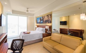 Hampton Inn & Suites by Hilton Los Cabos