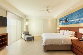 Hampton Inn & Suites by Hilton Los Cabos
