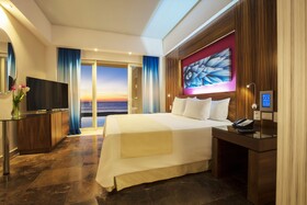 Krystal Grand Los Cabos Hotel