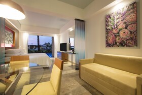 Krystal Grand Los Cabos Hotel