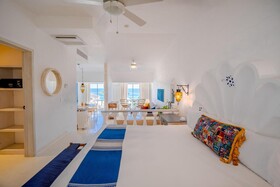 Mar del Cabo by Velas Resorts
