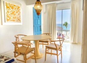 Mar del Cabo by Velas Resorts