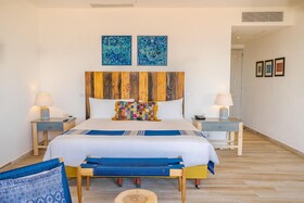 Mar del Cabo by Velas Resorts