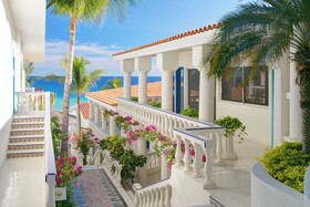 Mar del Cabo by Velas Resorts