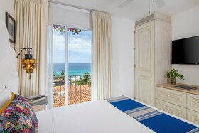 Mar del Cabo by Velas Resorts