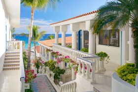 Mar del Cabo by Velas Resorts