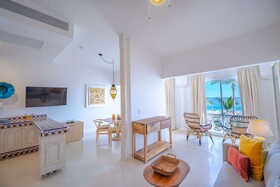 Mar del Cabo by Velas Resorts