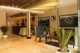 Hotel West Plaza