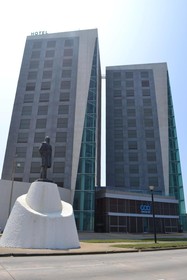 Quetzalcoatl Hotel & Suites Deluxe