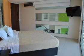 Quetzalcoatl Hotel & Suites Deluxe