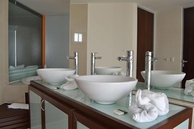 Quetzalcoatl Hotel & Suites Deluxe